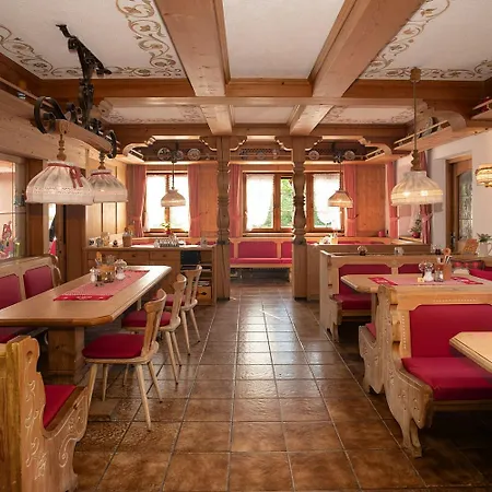 Alpen Martin Hotel *